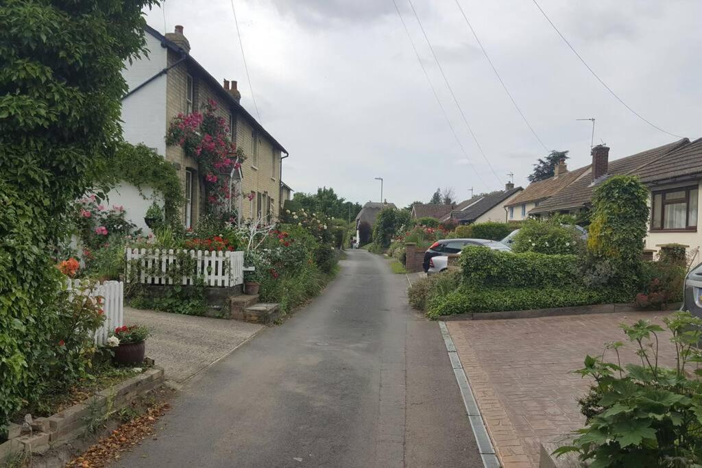 Entire Thatched Cottage Melbourn Exterior photo